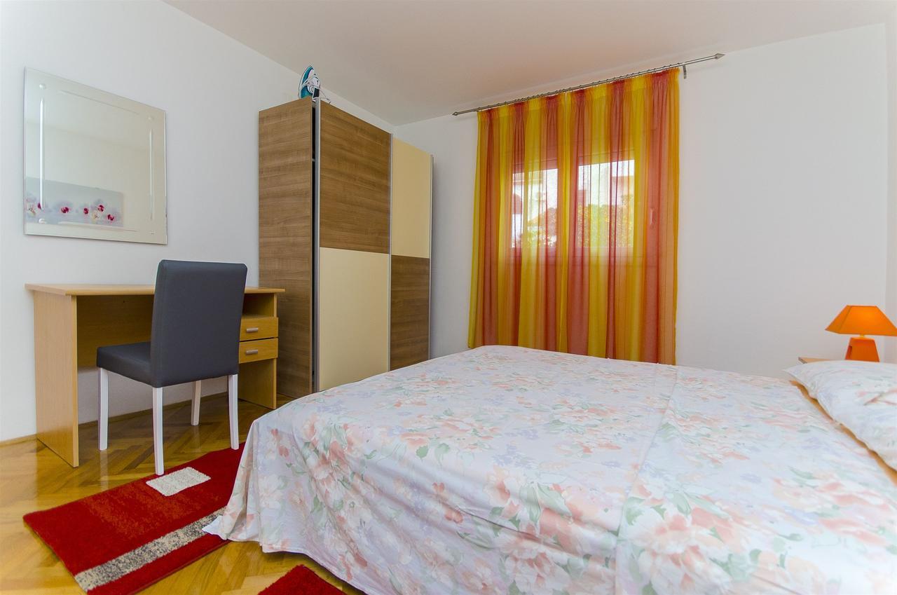 Apartments Karlo トロギール エクステリア 写真