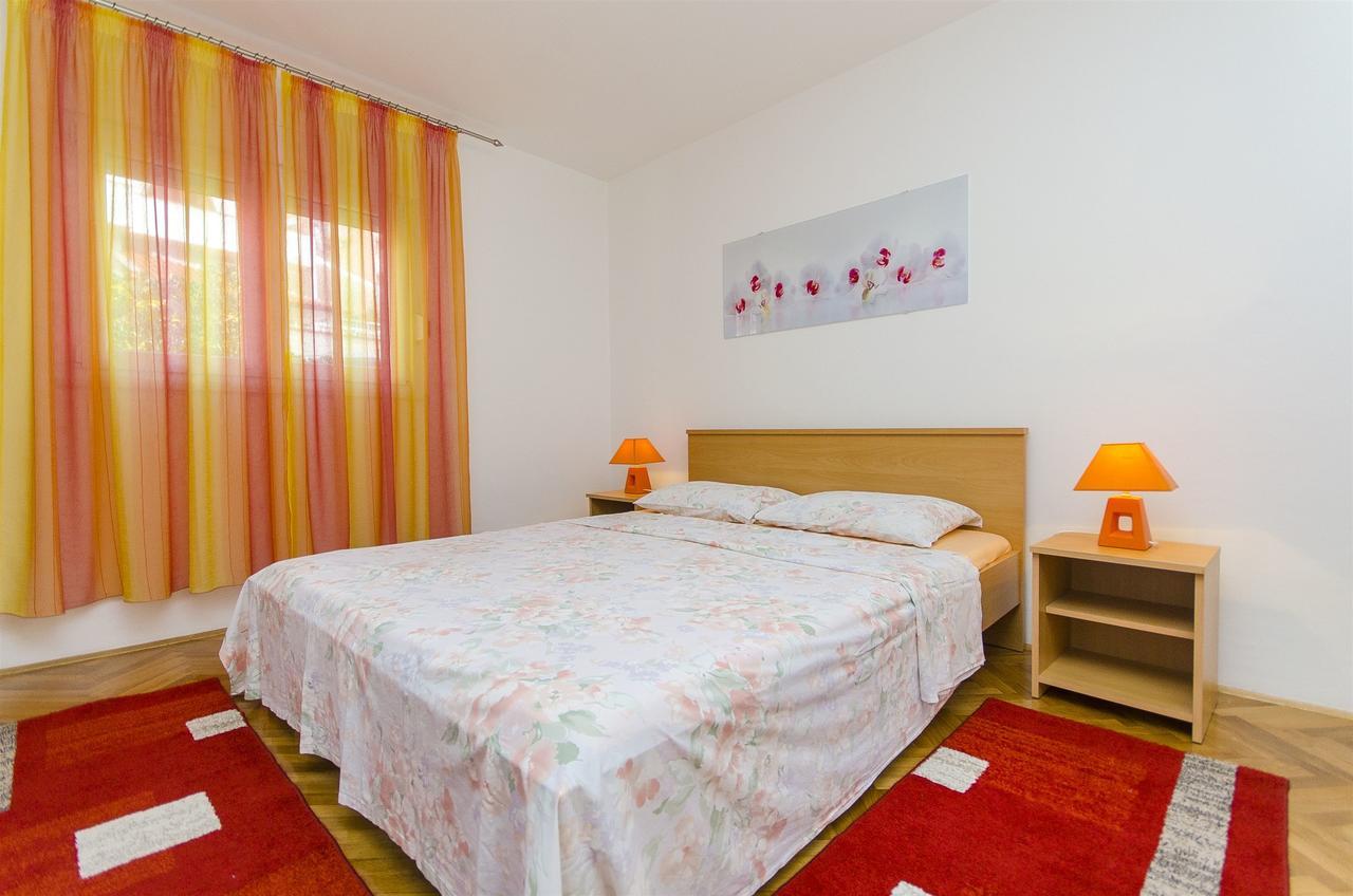 Apartments Karlo トロギール エクステリア 写真